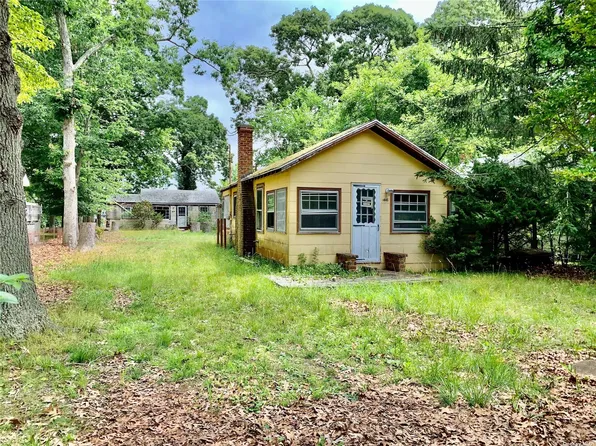 1425 Bay Ave, East Marion, NY 11939