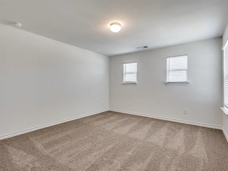 749 Windsor Dr — Photo 27