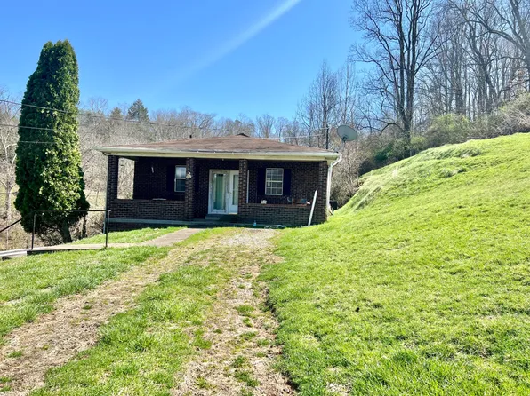 120 N Point Dr, Clendenin, WV 25045