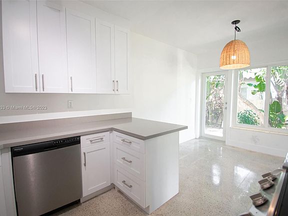 3rd image of 12202 NE 11th Ct