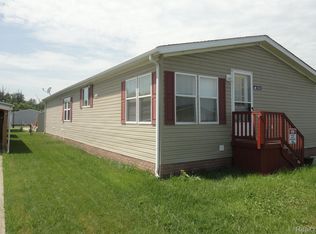 13463 Pear St, Carleton, MI 48117