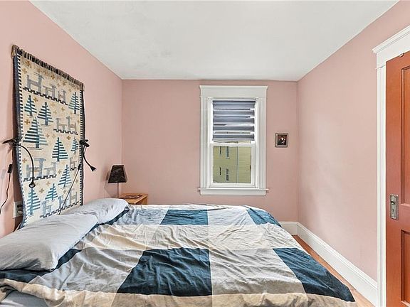 2nd image of 41 Stadden St