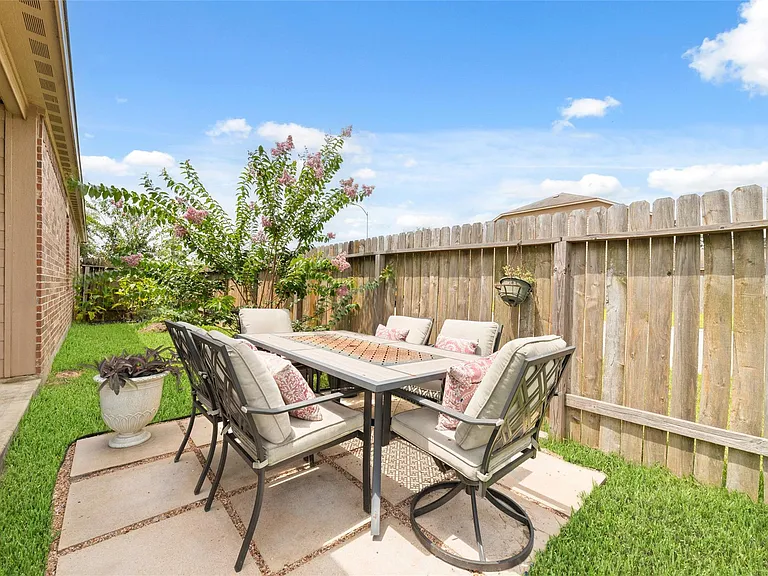 12054 Fairquarter Ln — Photo 26