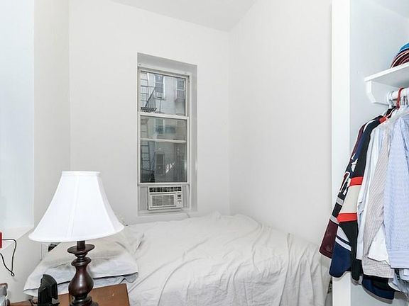 5th image of 34 1/2 Saint Marks Pl #1XL