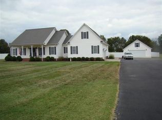 109 McKenzi Park Dr, Benton, KY 42025