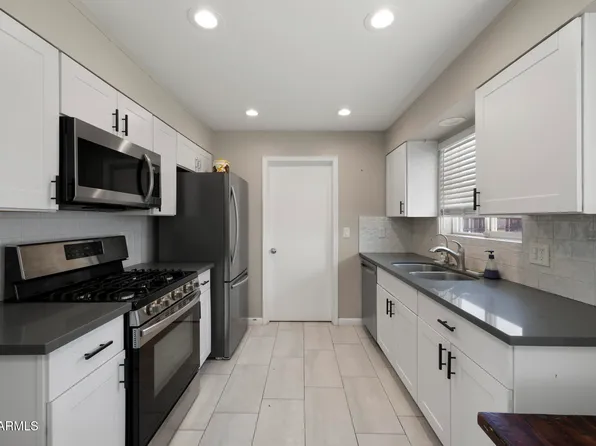 1835 W BEHREND Drive, Phoenix, AZ 85027