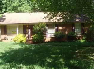 6411 Rosecrest Dr, Charlotte, NC 28210