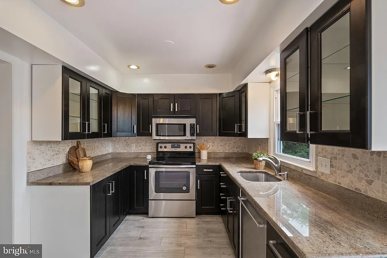1 bed, $1,300 — Photo 4
