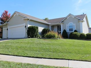 300 S Lakeside Dr, Andover, KS 67002