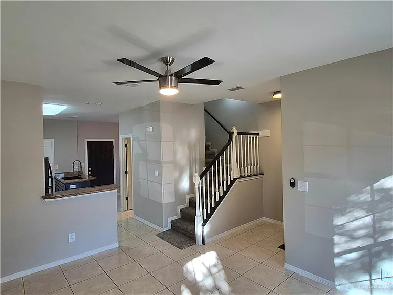 607 Jade St #1 — Photo 4