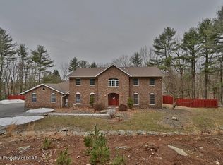 5 Stone Moss Dr, Shavertown, PA 18708