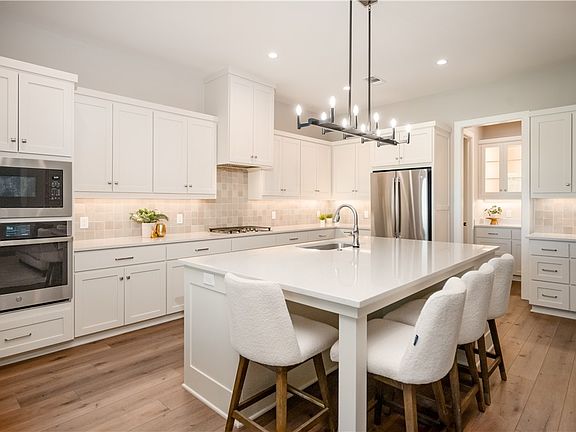 5th image of 4932 Dandelion Ct