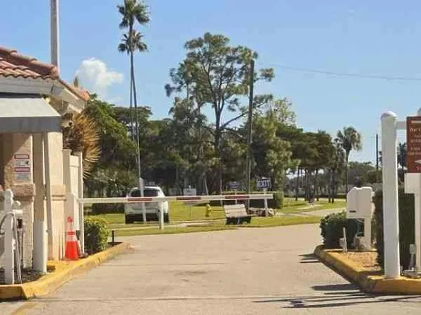 1781 Pebble Beach Dr APT 405, Fort Myers, FL 33907