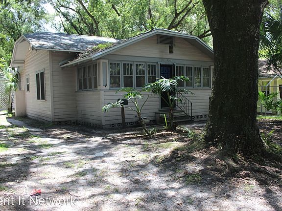3rd image of 8005 N Alaska St
