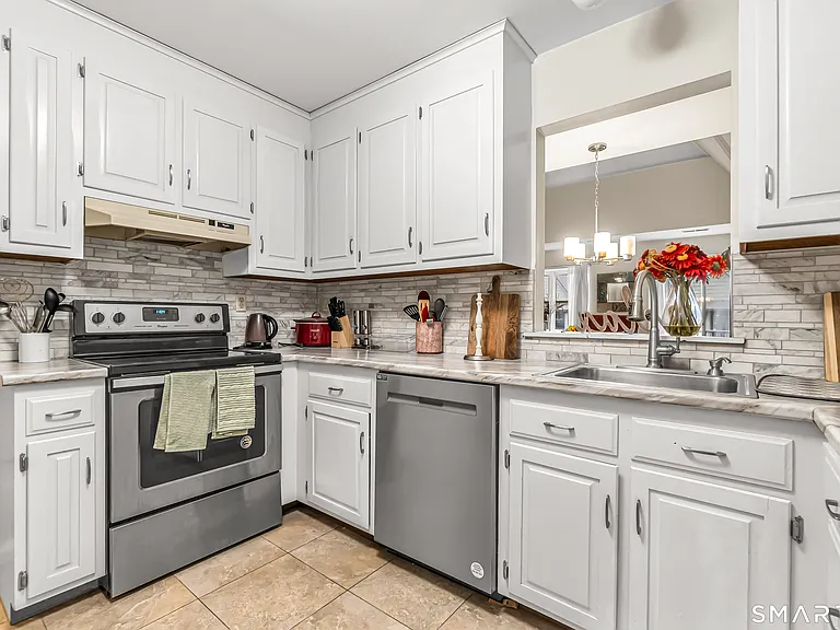 462 Glendale Ave #20 — Photo 9