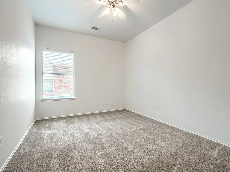 3121 Grant St — Photo 24