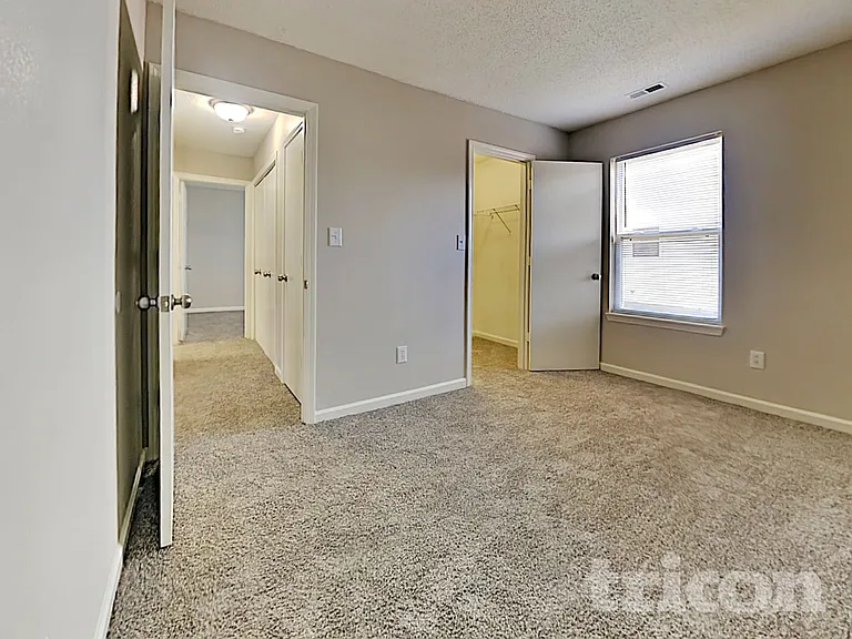 1697 Willowview Ln — Photo 8