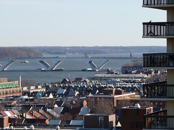 5th image of 801 N Pitt St APT 1705