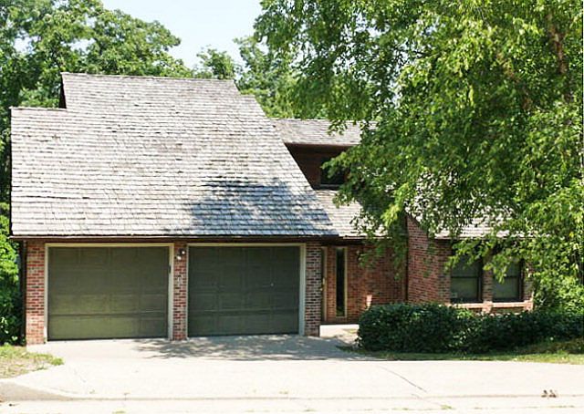 1st image of 2718 Kenwood Dr