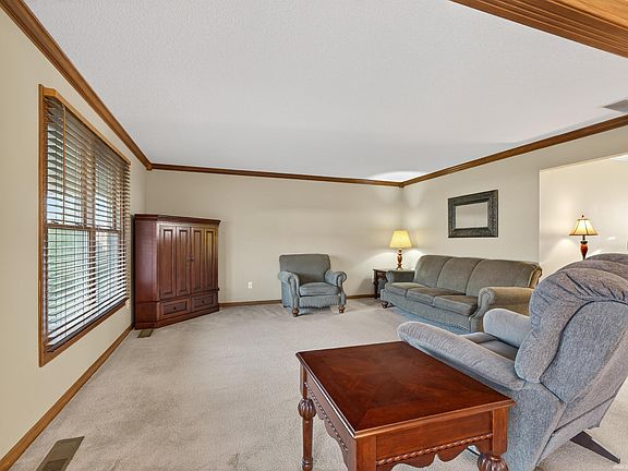 4th image of 12415 Falcatta Dr