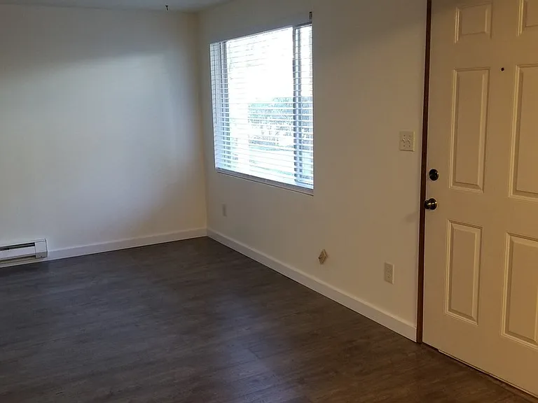 3231 Nassau St — Photo 6
