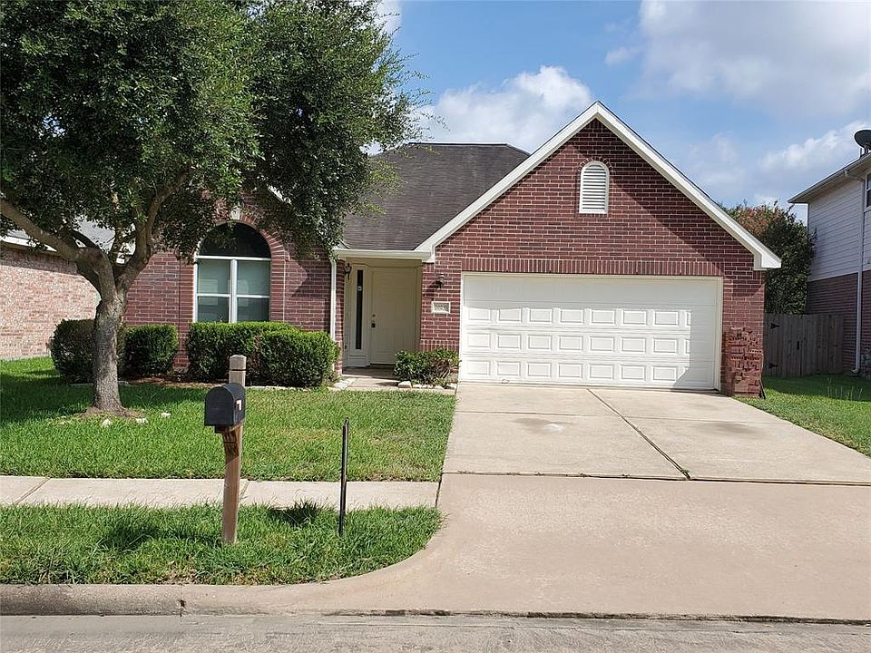 1st image of 20235 Pomegranate Ln