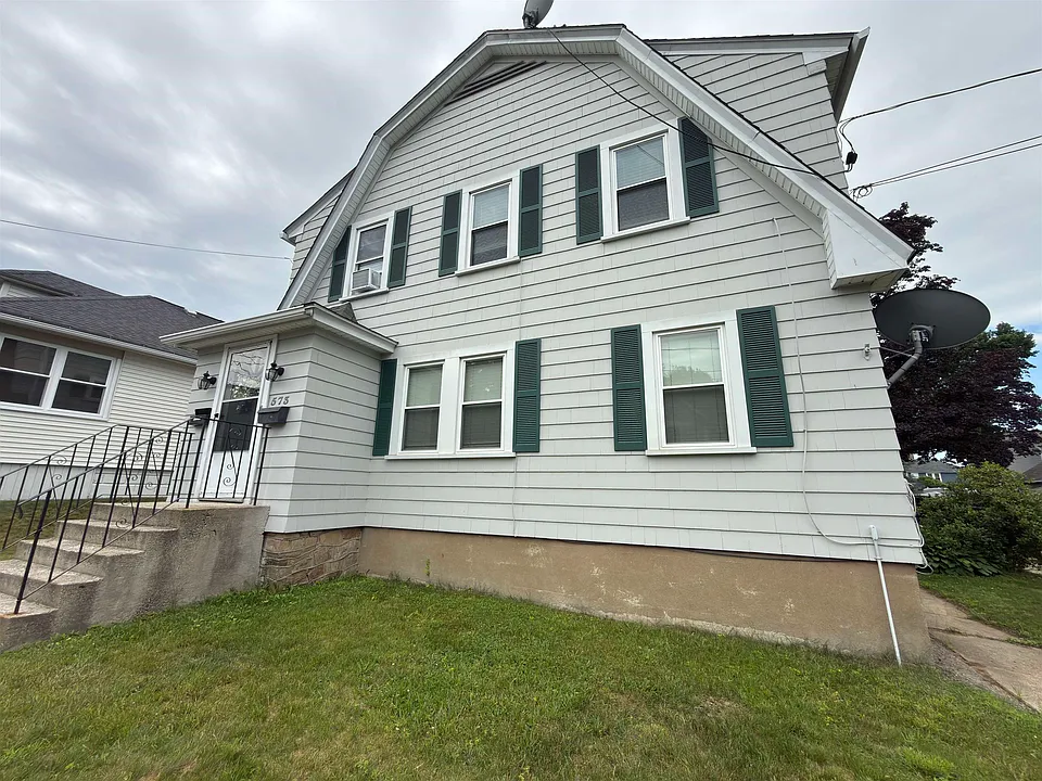 573 Spruce St