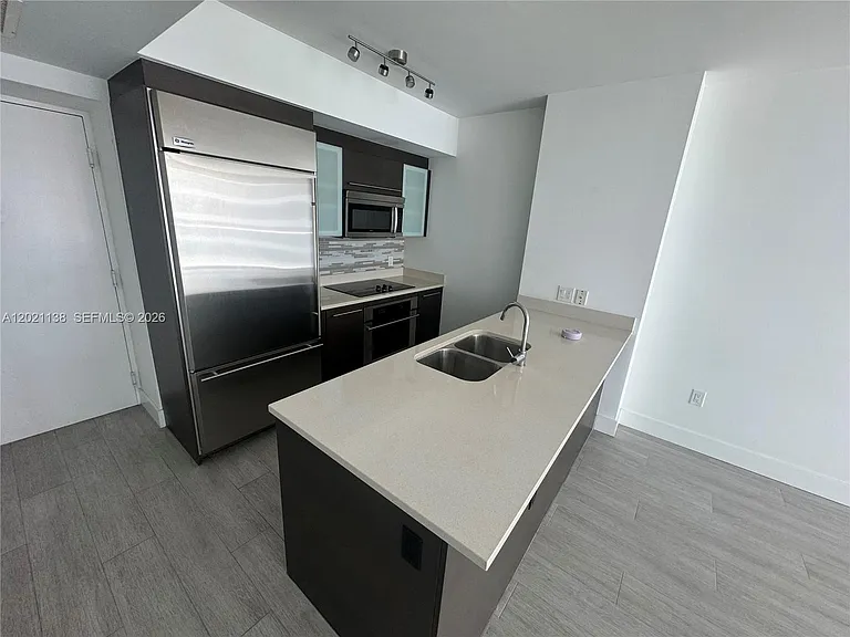 500 Brickell Ave #3204 — Photo 6