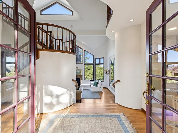 2nd image of 85 La Cuesta Rd