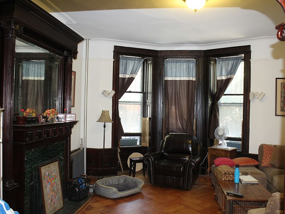 1st image of 945 President St APT 1R