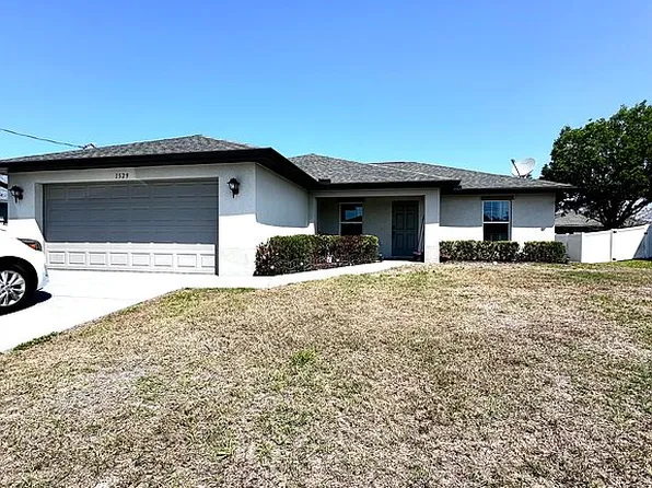 1529 NE 35th Ln, Cape Coral, FL 33909