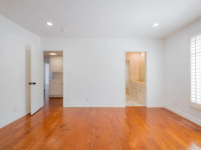 4321 Clear Valley Dr — Photo 41