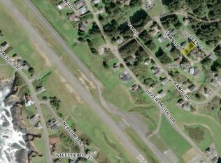 81 Fawn Dr, Whitethorn, CA 95589