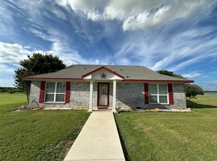 333 Lake Point Rd, Comanche, TX 76442