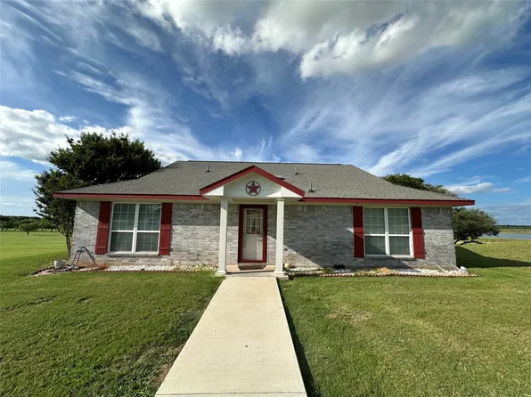 333 Lake Point Rd, Comanche, TX 76442