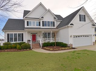 661 Broadmoor Ct, Grimesland, NC 27837