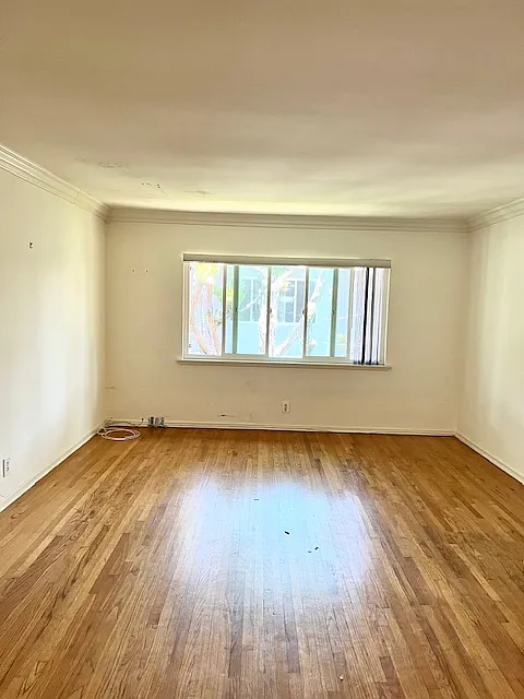 5851 Woodman Ave — Photo 2