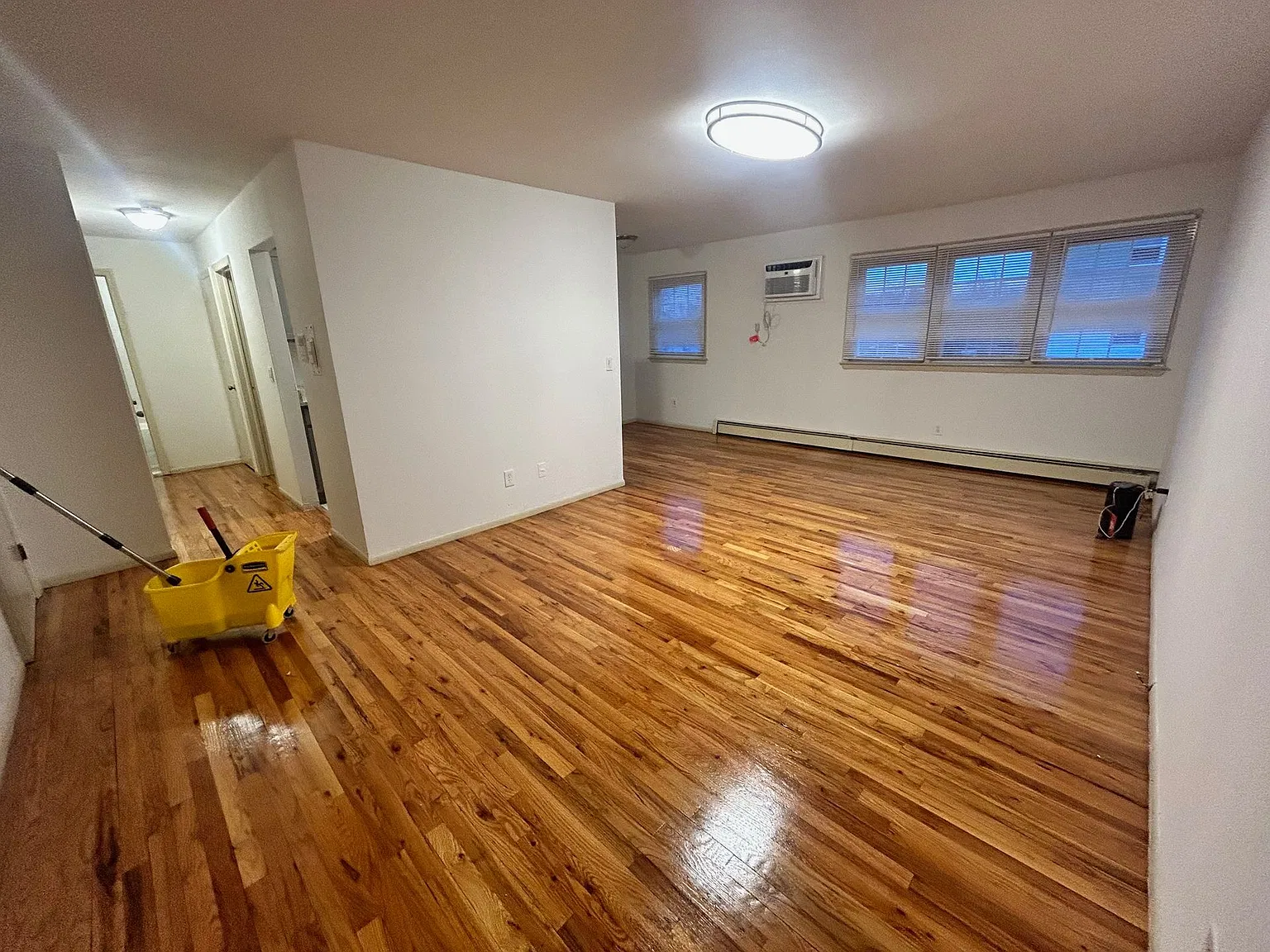 1266 Clinton Pl — Photo 2