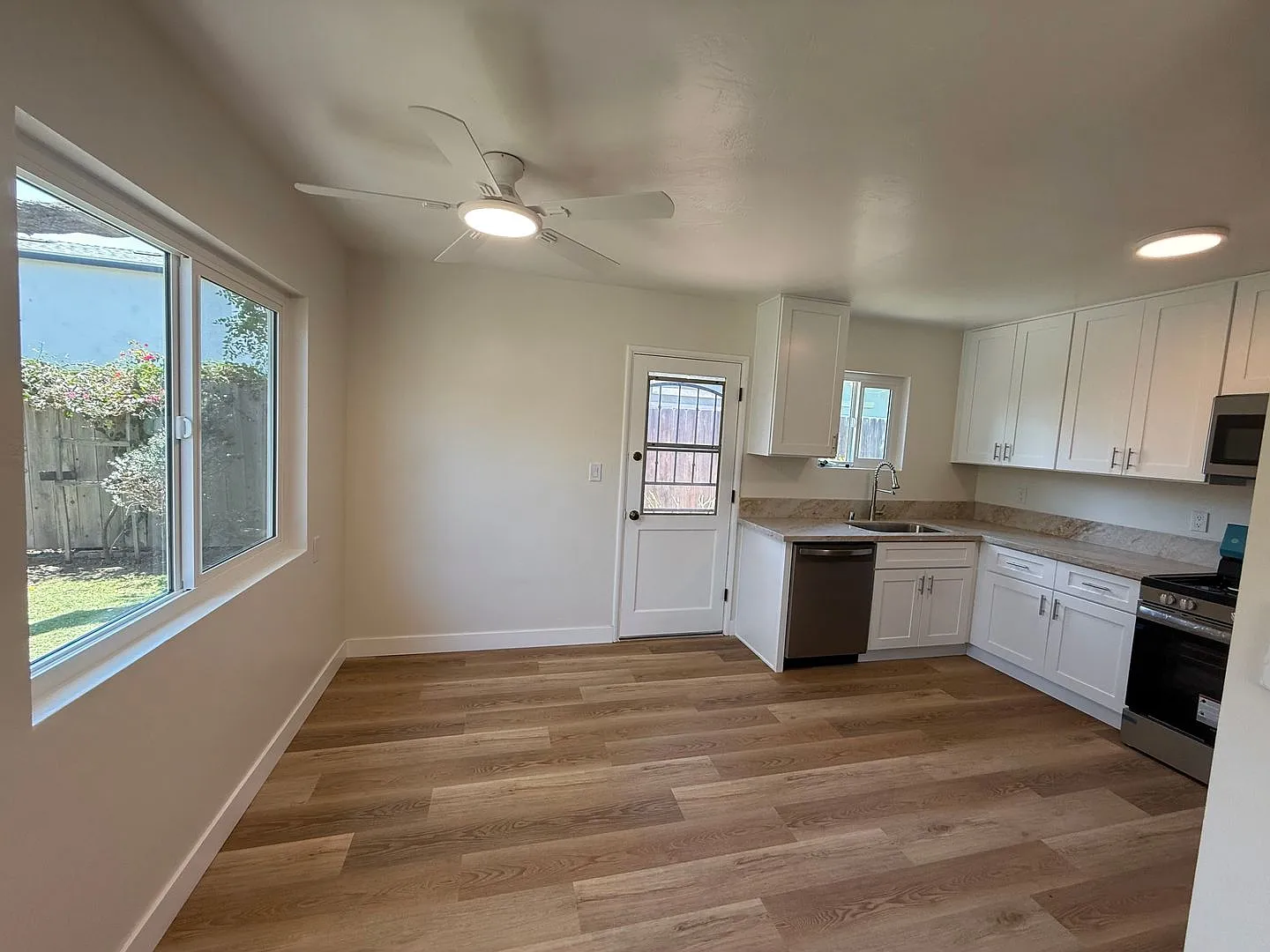 Completely Renovated 2 Bed / 1 Bath Back House Move-In Ready! — Photo 4