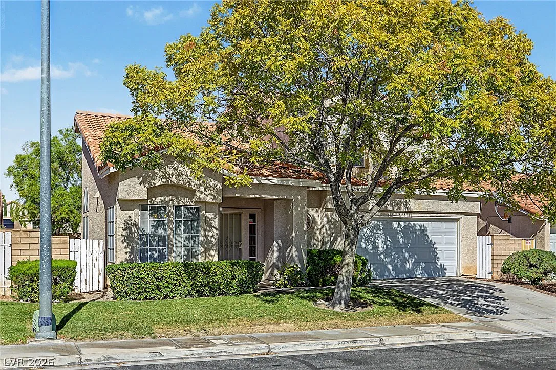 3 bed, 2.5 bath, 1653 sqft, $1,895 — Photo 4