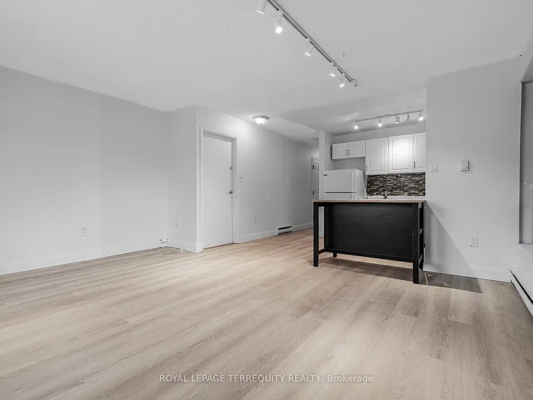 41 Summerhill Ave #2 — Photo 7