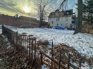 35 Maple St, Waterbury, CT 06702