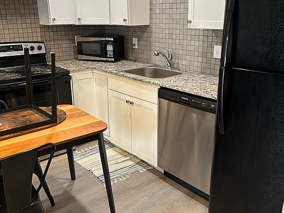 3rd image of 9560 E Lincoln St #11