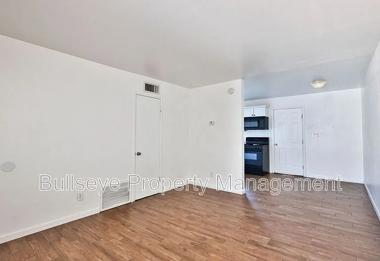 825 E Alice Ave #B — Photo 7