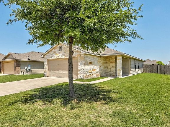 3rd image of 229 Foxglove Dr