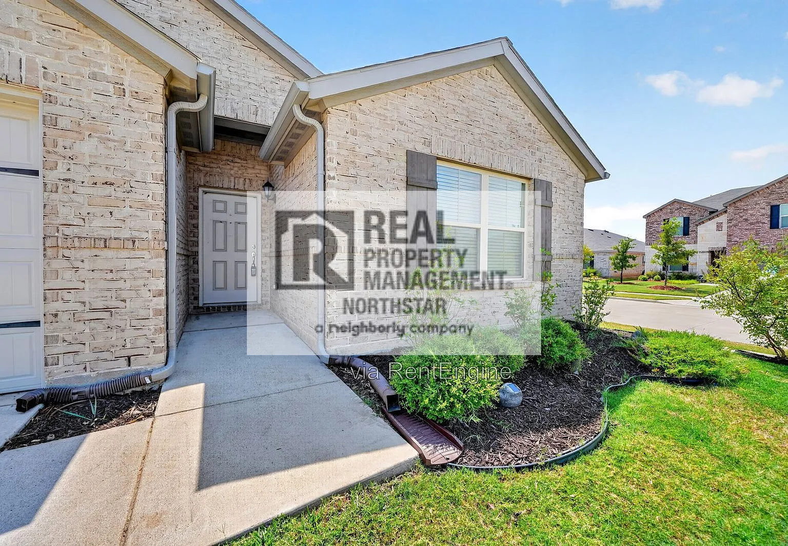 4 bed, 3.0 bath, 2198 sqft, $2,395 — Photo 2