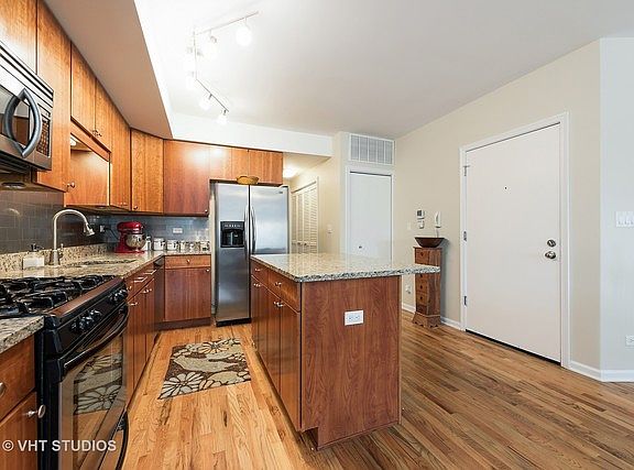 4th image of 1740 W Foster Ave APT 1F