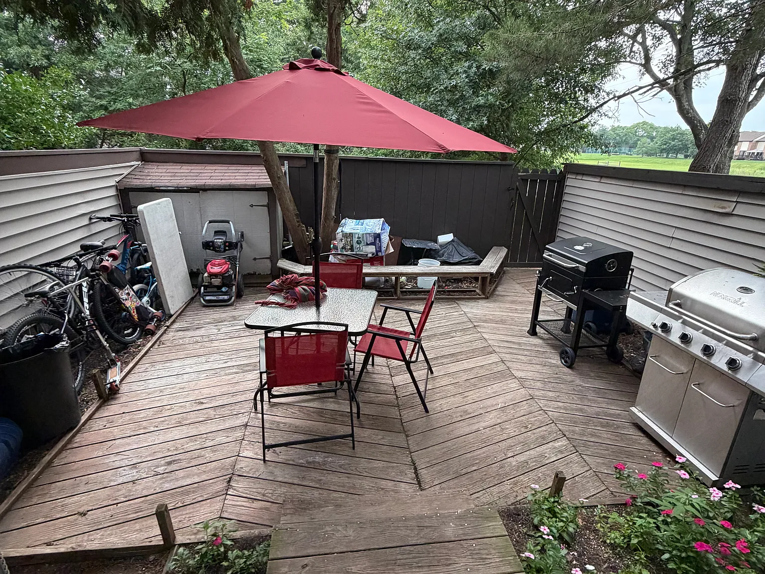 3 bed, 1.5 bath, 1300 sqft, $3,000 — Photo 2
