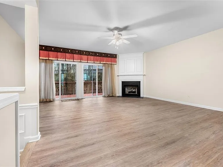 3944 Howell Park Rd — Photo 12