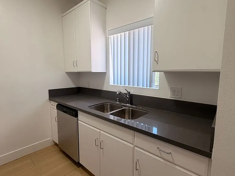 Yaya Valerio Apartments — Photo 6